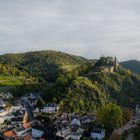 Blick vom Teufelsloch auf die Burg Are