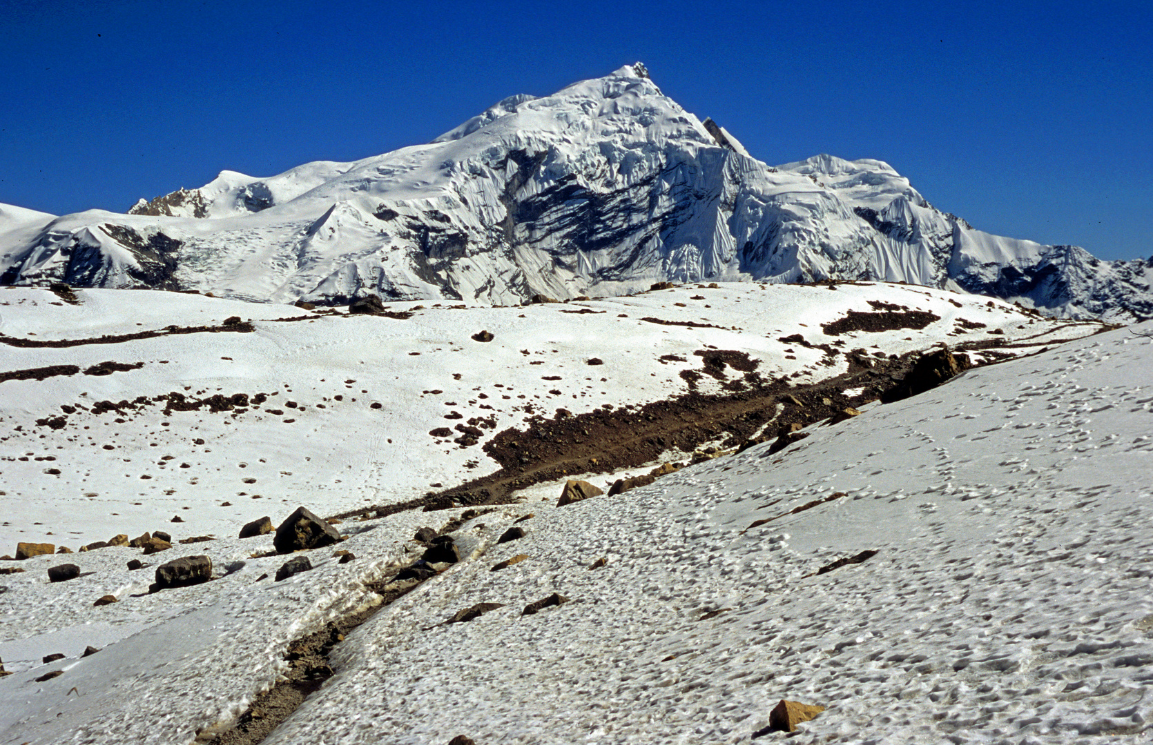 Blick vom Thorong La nach Osten zum Chulu (6585 m)