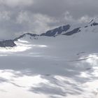 Blick vom Tiefenbachjoch auf die Wildspitze (3770m)