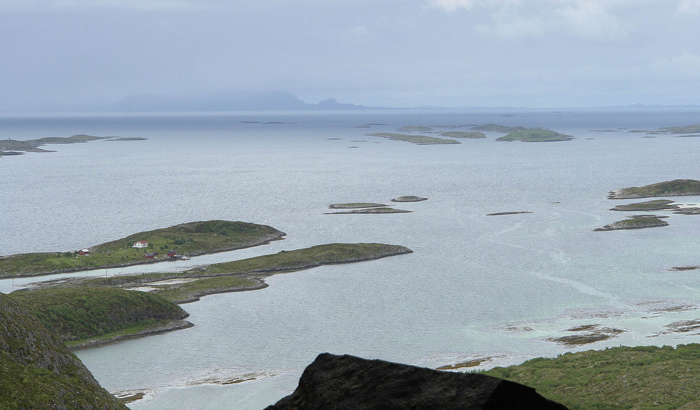 Blick vom Torghattan-Loch auf die  ' rückwärtige ' Seeseite