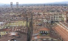 Blick vom Torre Guinigi (3D)