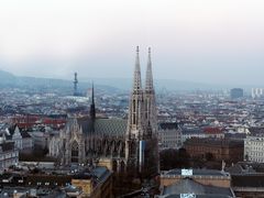 Blick vom Turm beim Rathaus auf Votivkirche