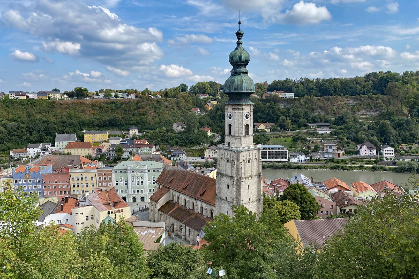 Blick vom Turm der Burg zu Burghausen