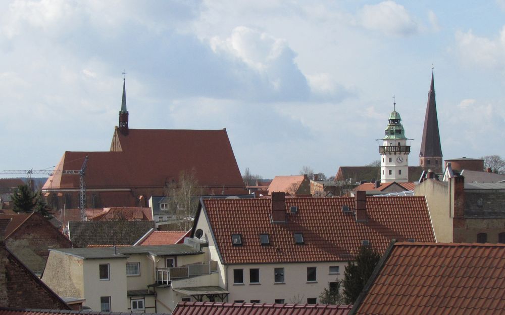 Blick vom Turmstübchen der Lateinschule der Neustadt aus über die Dächer der alten