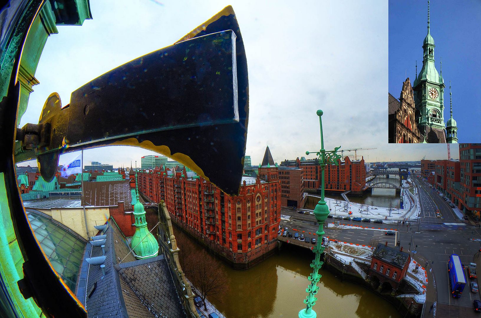 Blick vom Uhrenturm des "Rathauses" au die Speicherstadt -1-