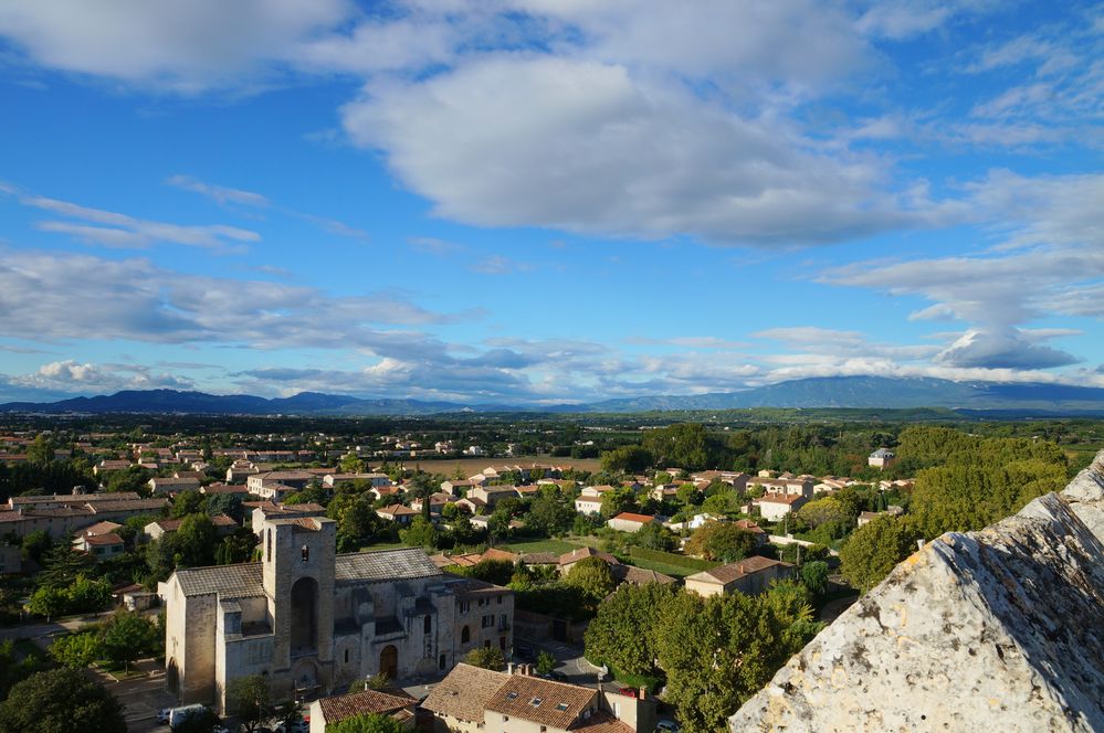 Blick vom Uhrenturm in Pernes les fontaines Richtung Mont Ventoux