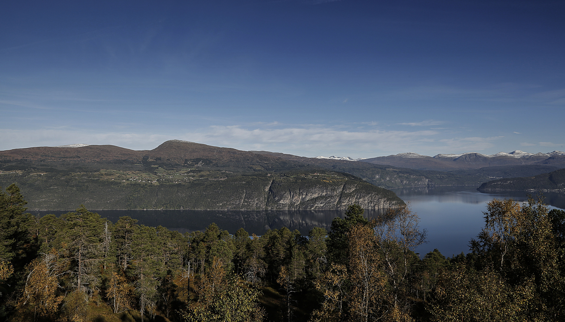 Blick vom Utviksfjell über den Nordfjord