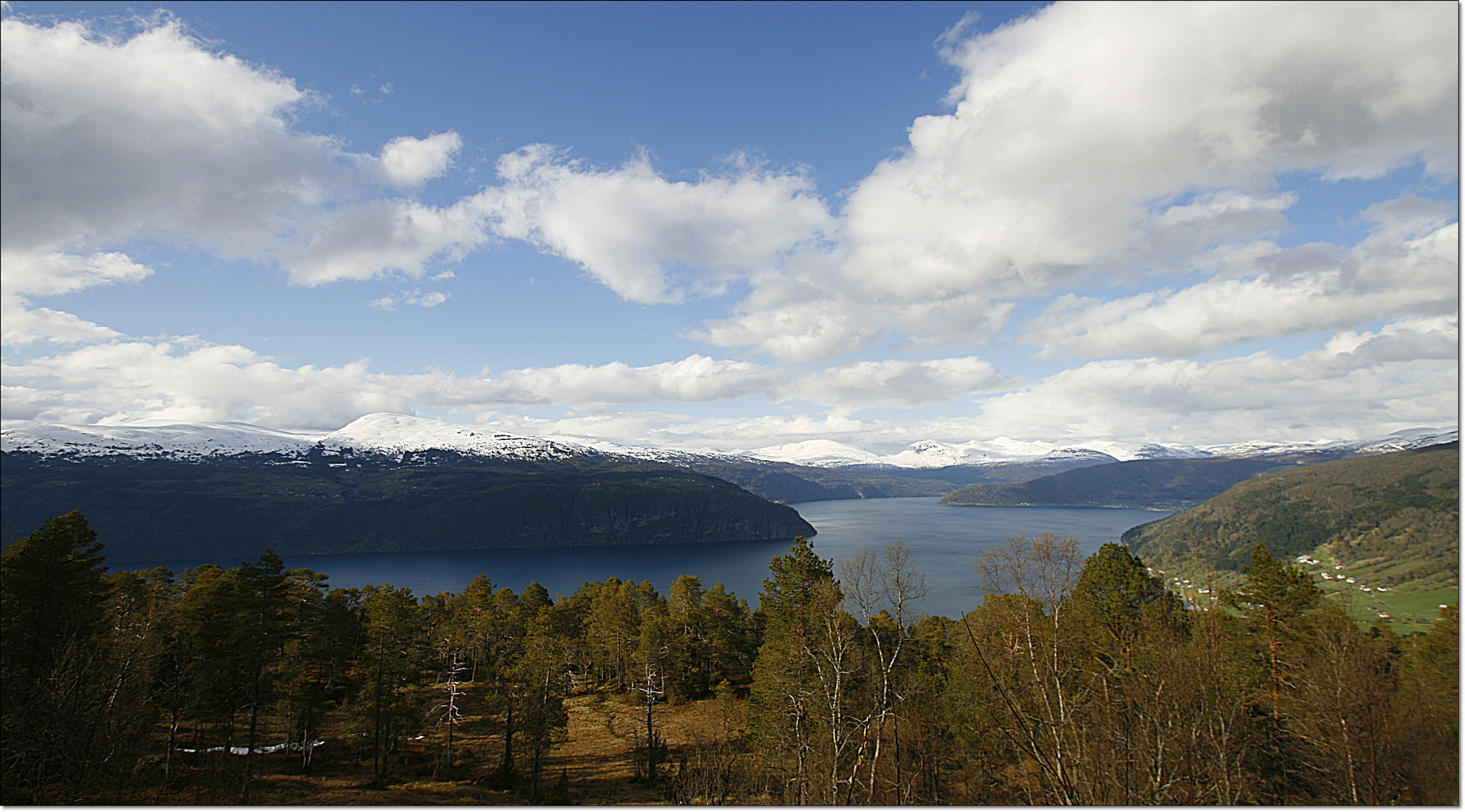 ***Blick vom Utviksfjell über den Nordfjord***