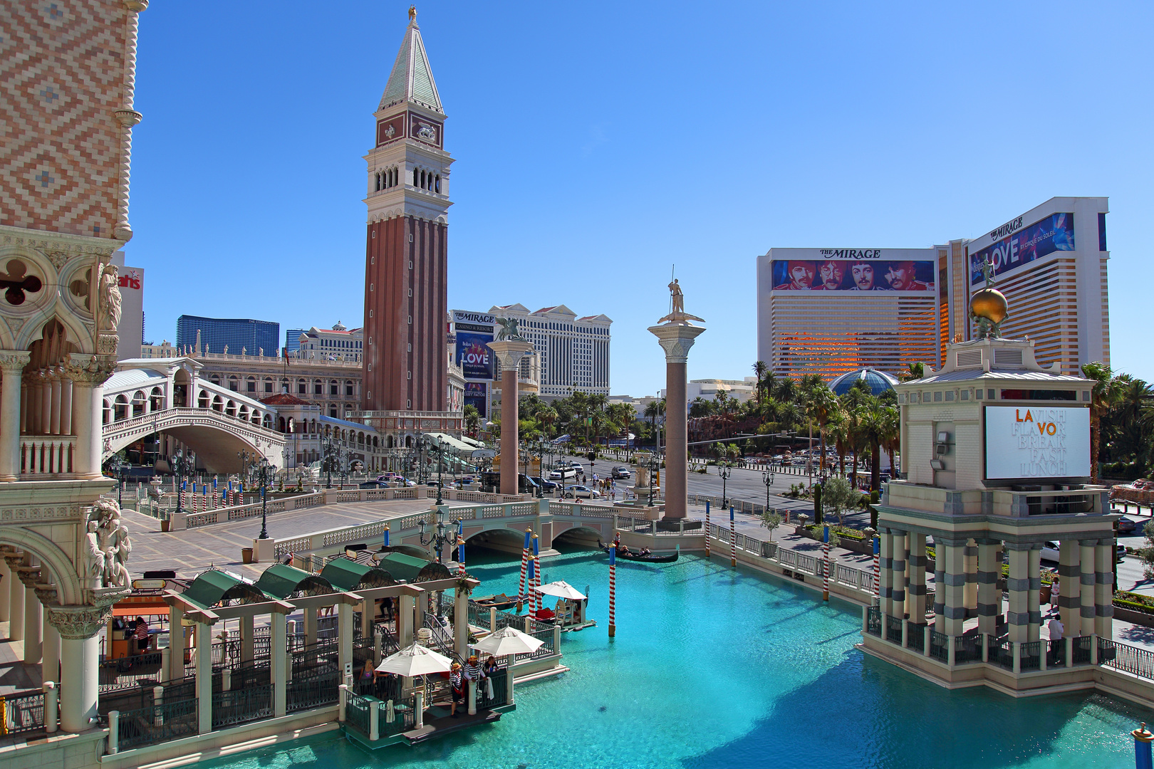 Blick vom Venetion Hotel auf den Strip, Las Vegas 