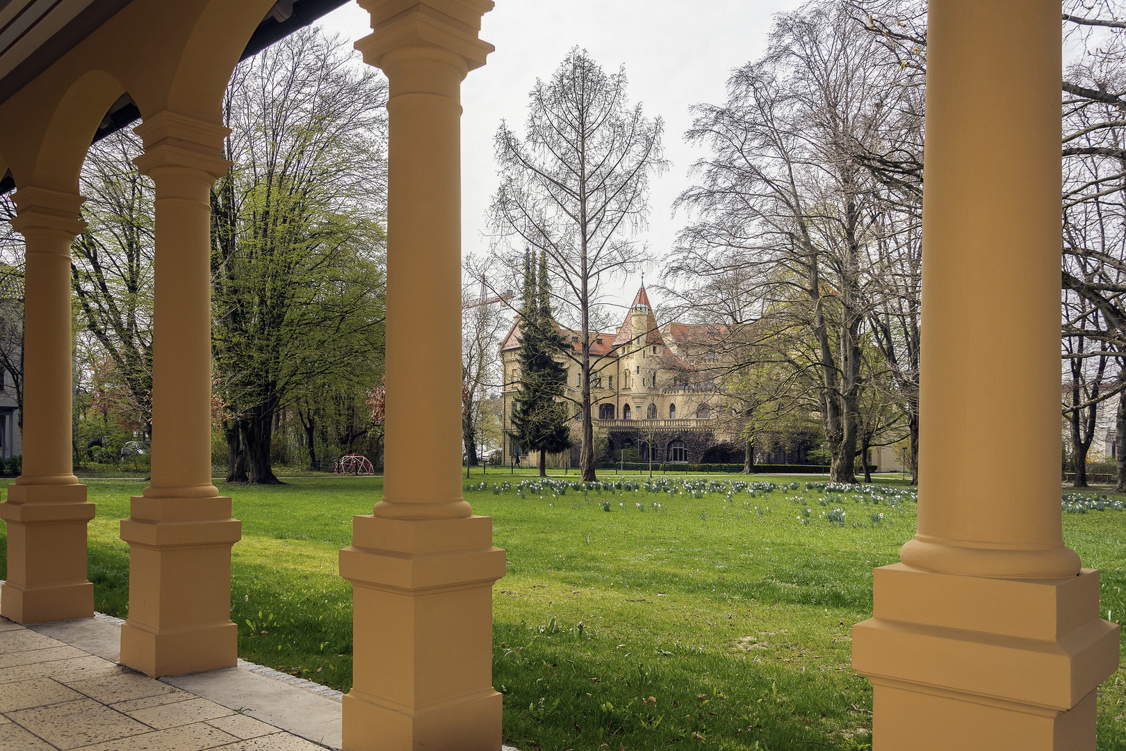 Blick vom Wandelgang auf die Hessingburg