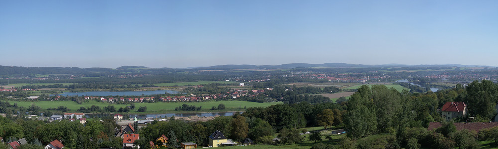 Blick vom Wasserturm in Heidenau , auf Bipratsch und Pirna - Copitz