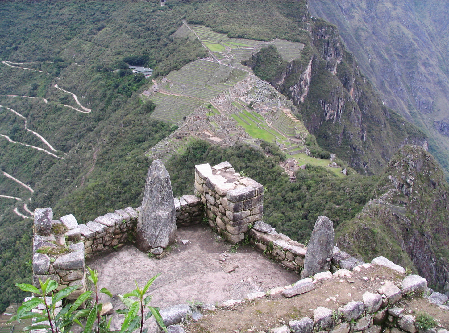 Blick vom Waynapicchu auf Machu Picchu.