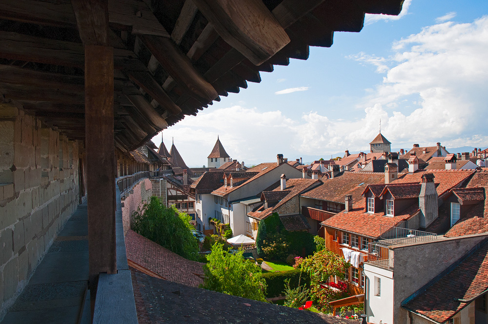 Blick vom Wehrgang (15.Jh) auf die Murtener Altstadt