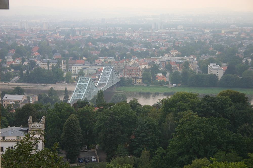 Blick vom "Weißen Hirsch" auf das "Blaue Wunder"