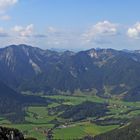 Blick vom Wendelstein zu bekannten bayerischen Gipfeln im Vordergrund wie....