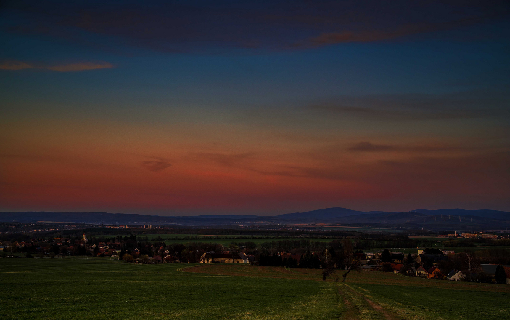 Blick von Bertsdorf nach Zittau zur goldenen Stunde