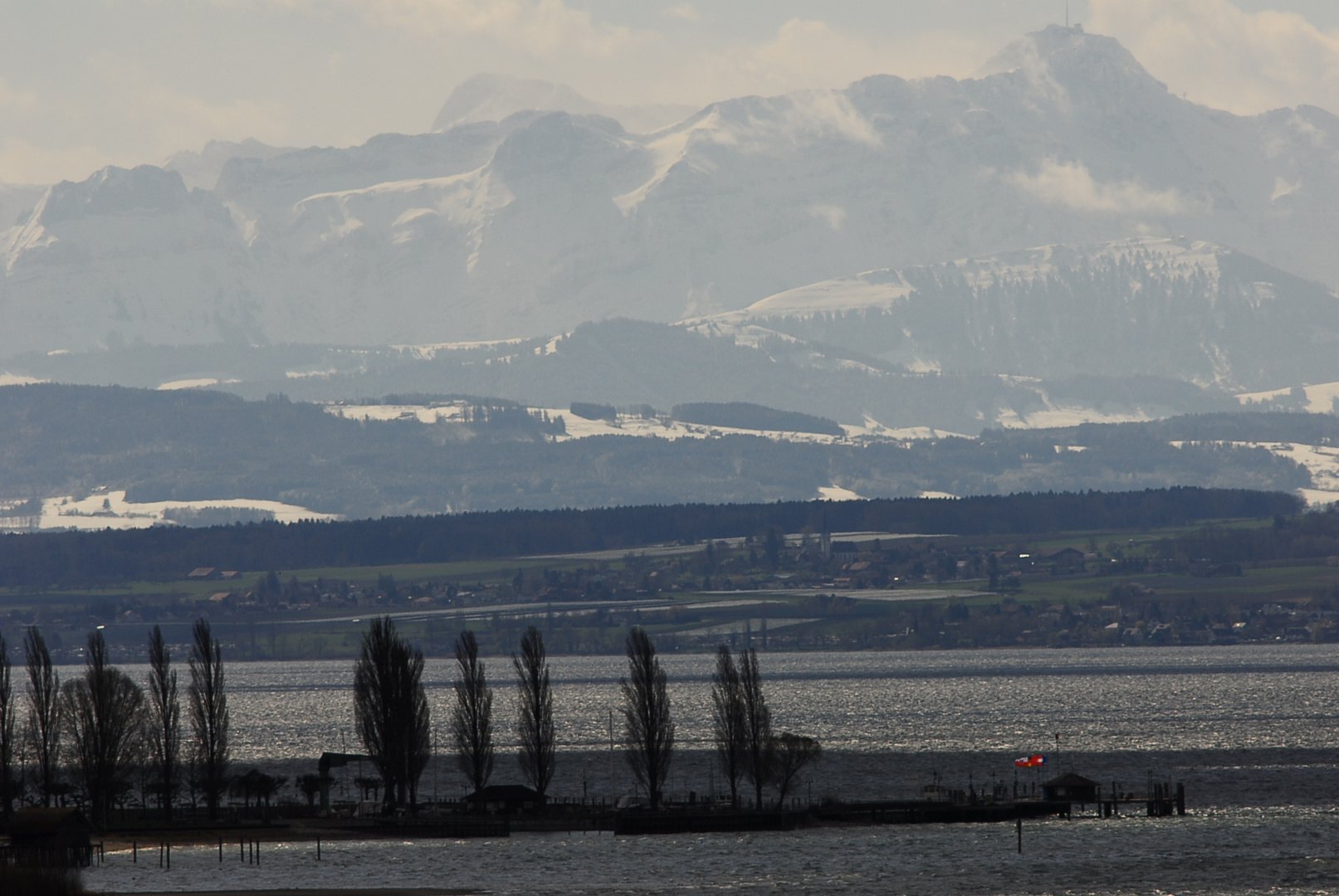 Blick von Birnau auf Unteruhldingen und den Säntis im Hintergrund