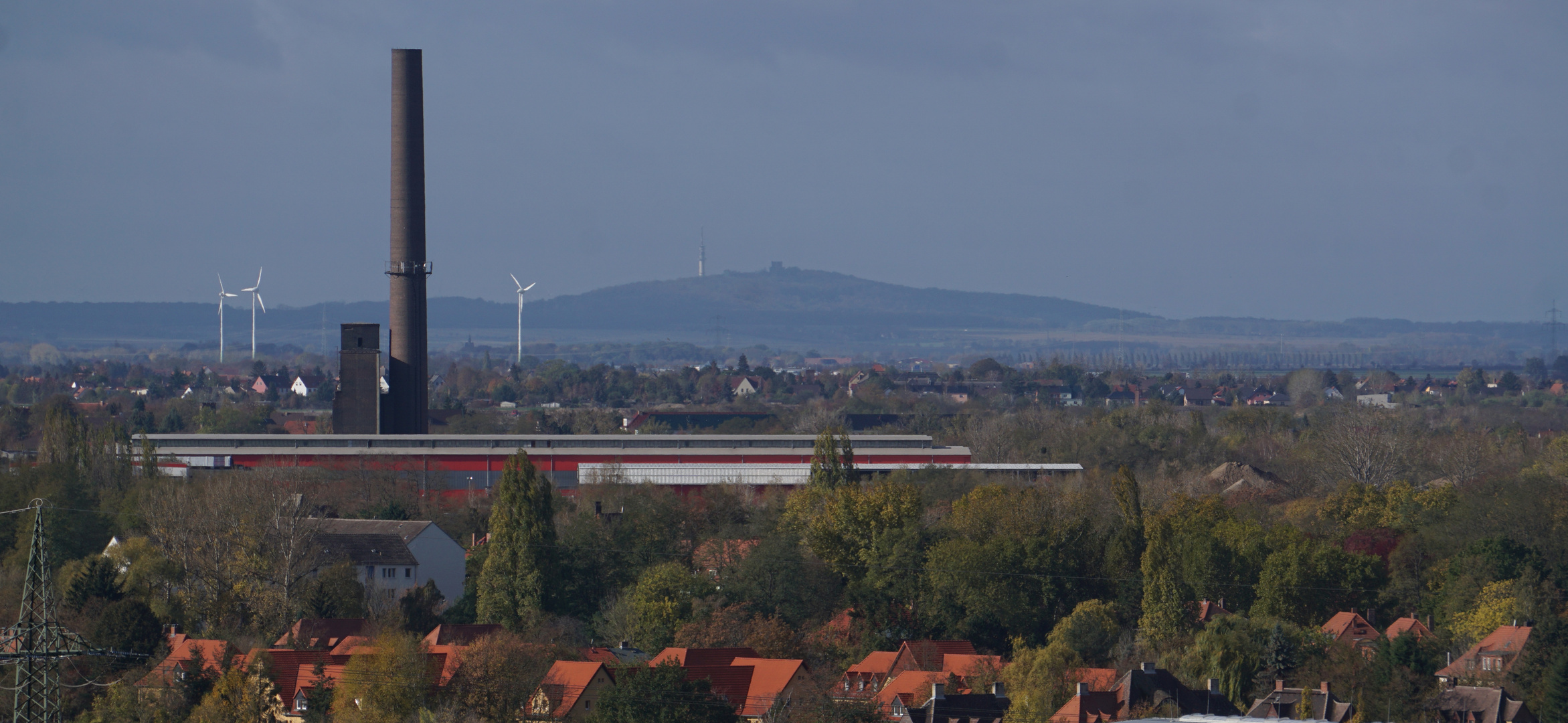 Blick von Bitterfeld zum Petersberg (Harz)