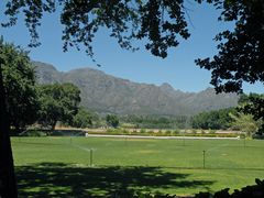 Blick von Blaauwklippen auf die Hottentots-Holland Mountains die weit in das Weinbaugebiet reichen..