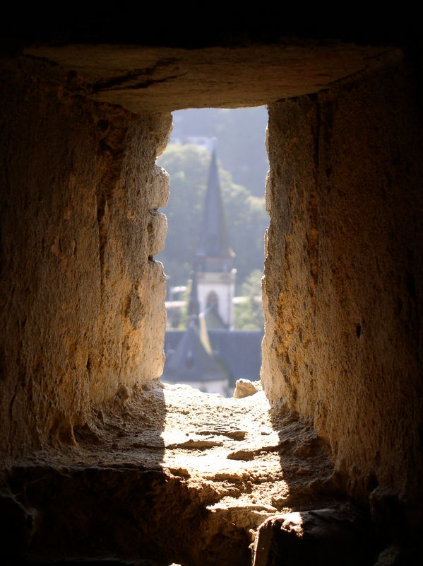 Blick von Burg Eppstein auf die Eppsteiner Kirche