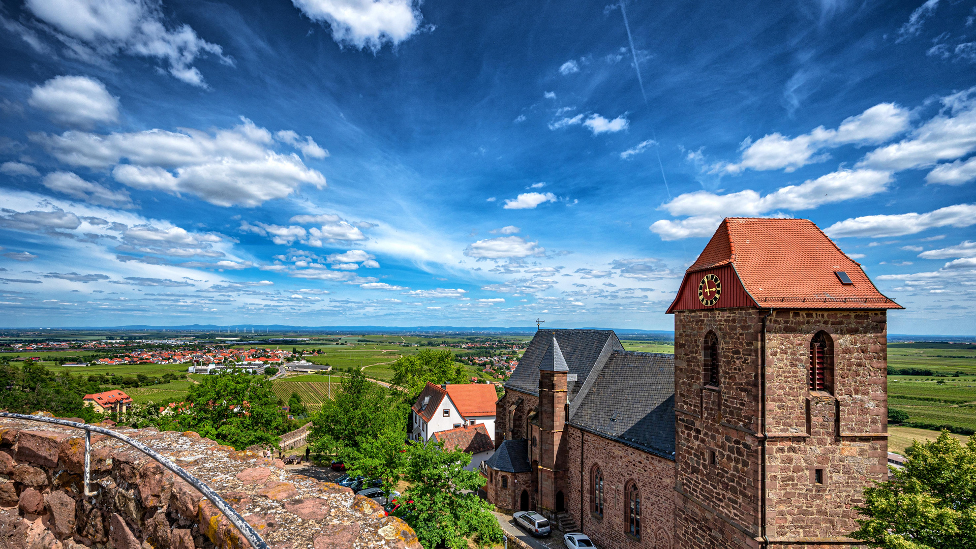 Blick von Burg Neuleiningen auf Kleinkarlbach