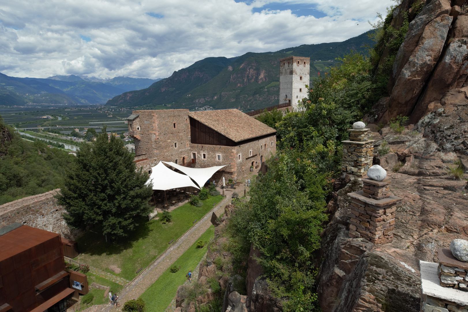 Blick von Burg Sigmundskron Richtung Meran