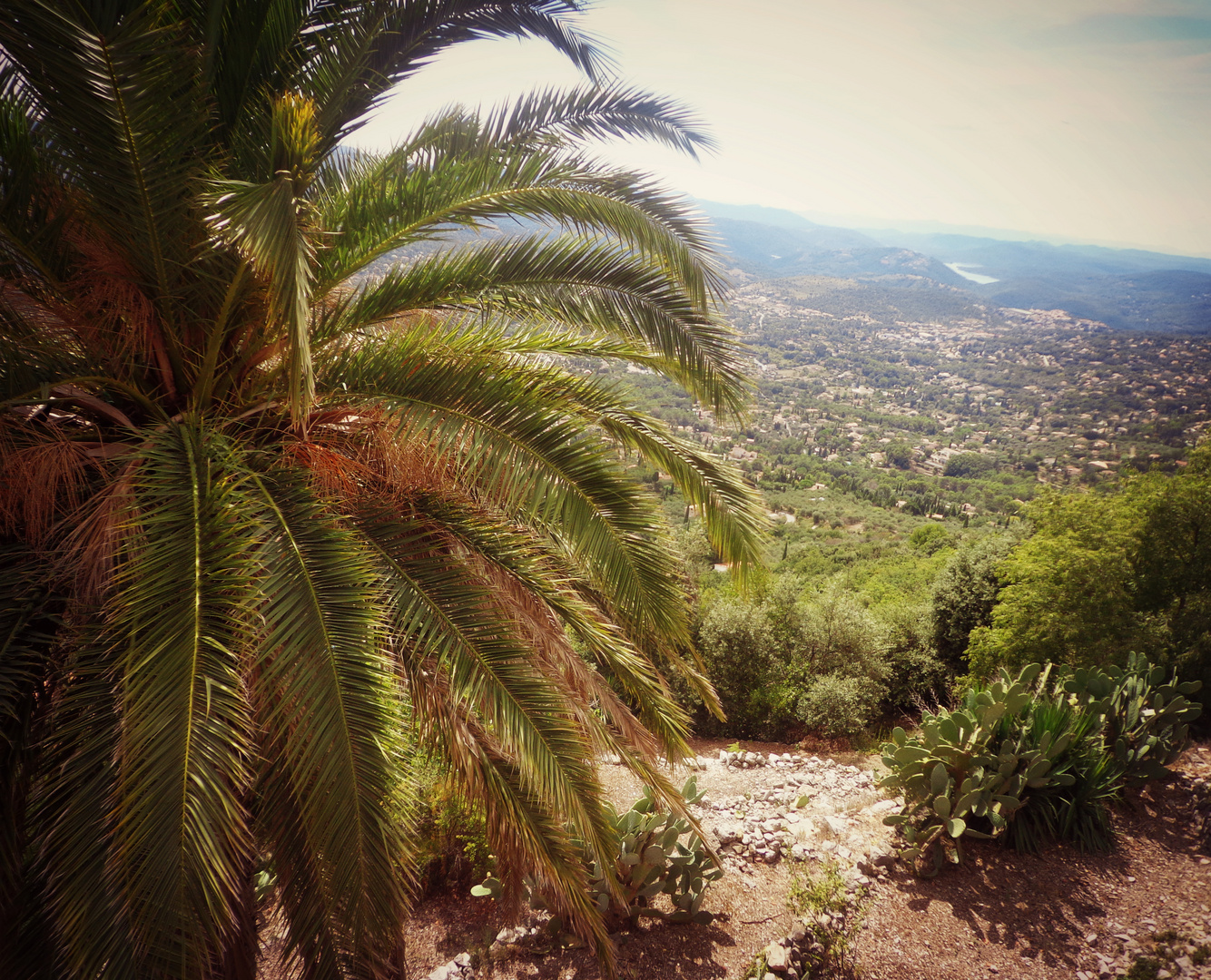 Blick von Cabris ins Tal