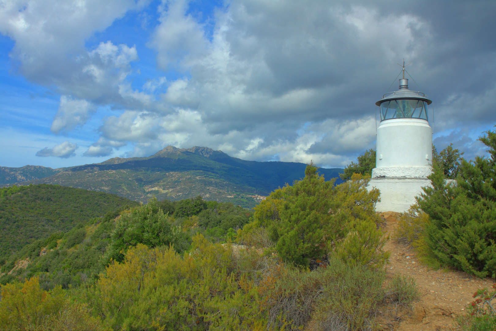 Blick von Capo Oro zum Monte Cappanne