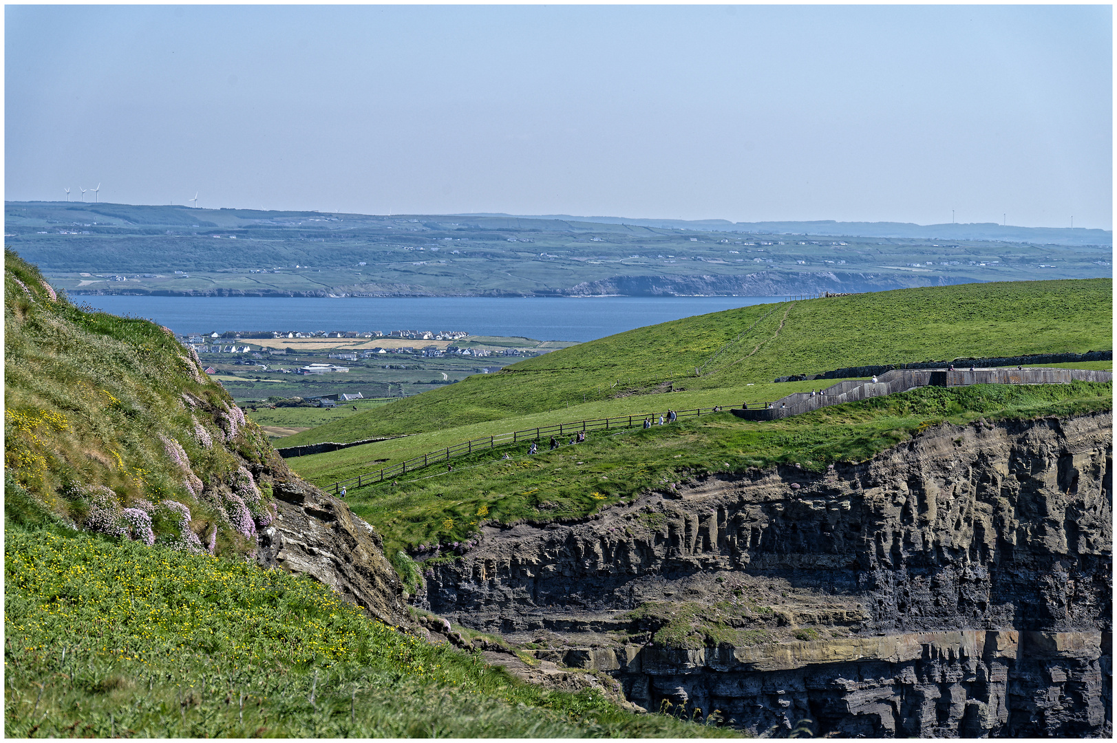 Blick von Cliffs auf Liscannor