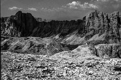 Blick von d. Grasleitenspitze auf Tierse Alpenhütte u. RosszähneDSC_9007