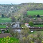 Blick von den alten Gemäuern der Rudelsburg…