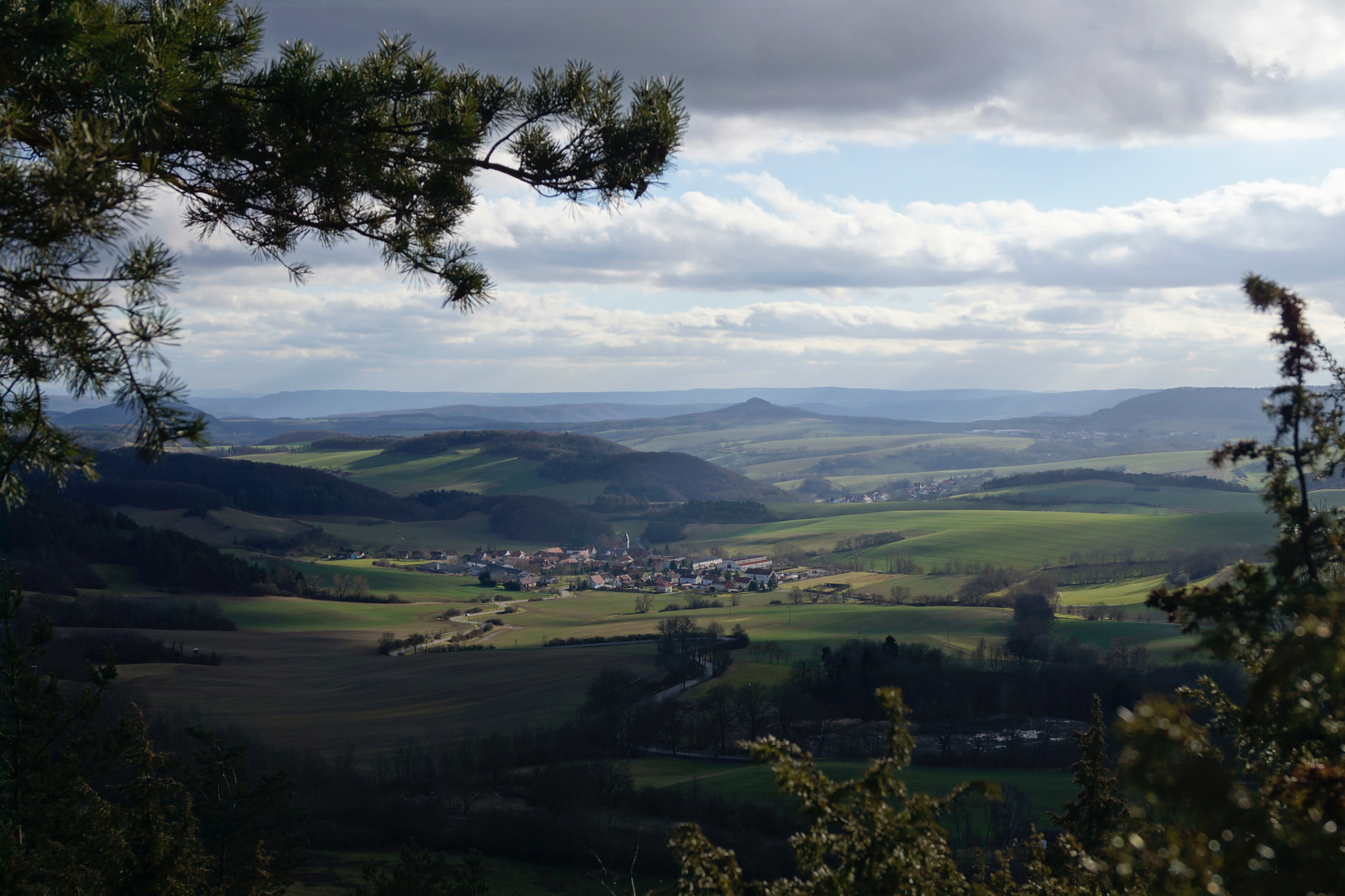 Blick von den Dieteröder Klippen auf Rüstungen