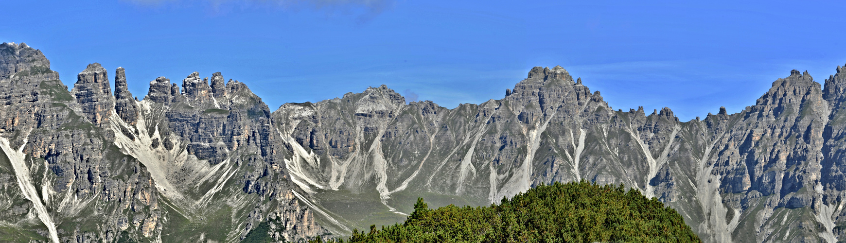 Blick von den Krinnenköpfen auf die Kalkkögel