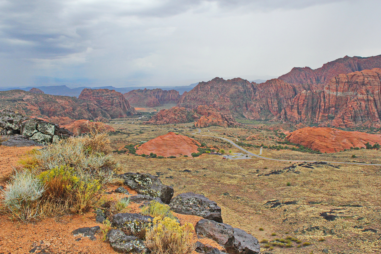 Blick von den Red Cliffs in den Snow Canyon