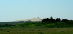 Blick von den Resten von Marup Kirke auf Rubjerg Knude mit Rubjerg Fyr .