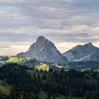 Blick von der Äbnenmatt (Laucherenstöckli) zu den Mythen