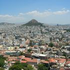 Blick von der Akropolis auf das Häusermeer mit Insel