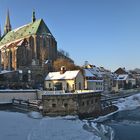 Blick von der Altstadtbrücke auf das Waidhaus und die Peterskirche in Görlitz