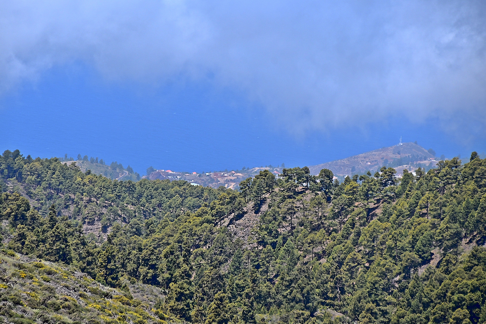 Blick von der anderen Seite des Roque de los Muchachos / La Palma