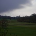 Blick von der Aprather Mühle nach Düssel im Ggegenlicht.