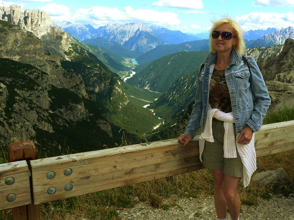 Blick von der Auronzo-Hütte am Fuß der 3 Zinnen, ital.: tre cime di Lavaredo