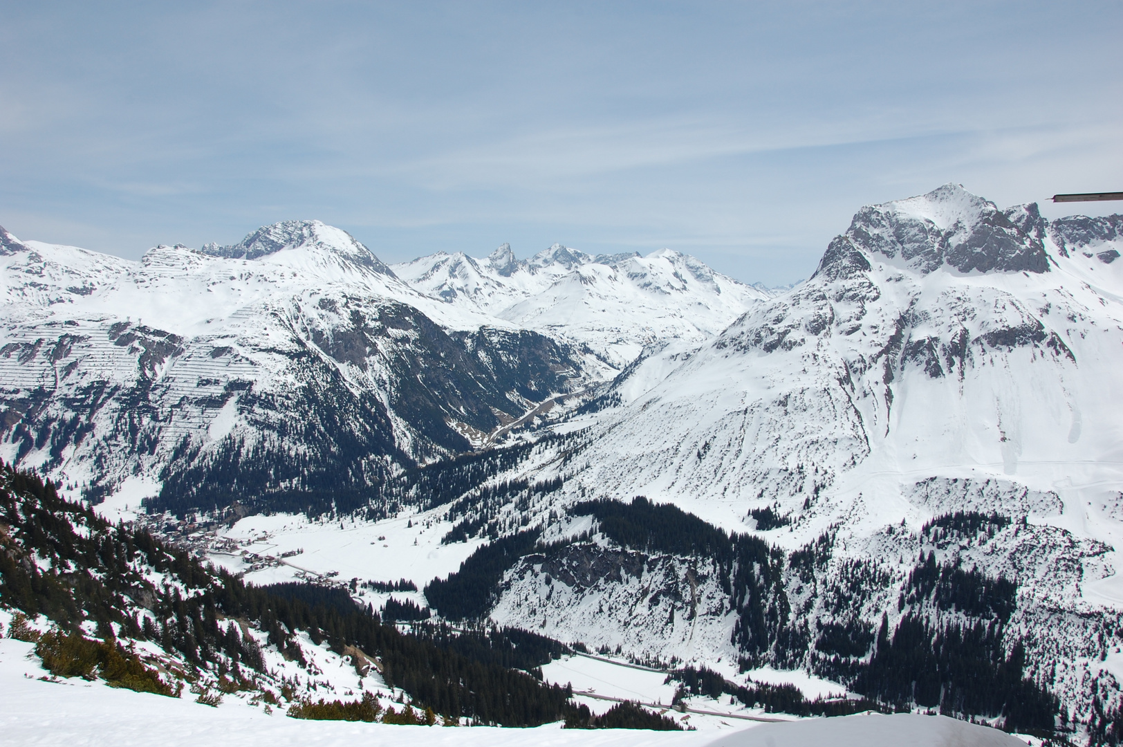 Blick von der Balm Alpe nach Lech auf der linken Seite 04/2015