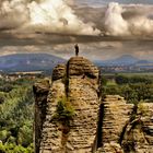 Blick von der Bastei auf den Kletterfelsen Mönch bei Rathen in der Sächsischen Schweiz