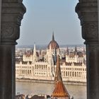 Blick von der Bastei auf Donau und Parlament in Budapest.