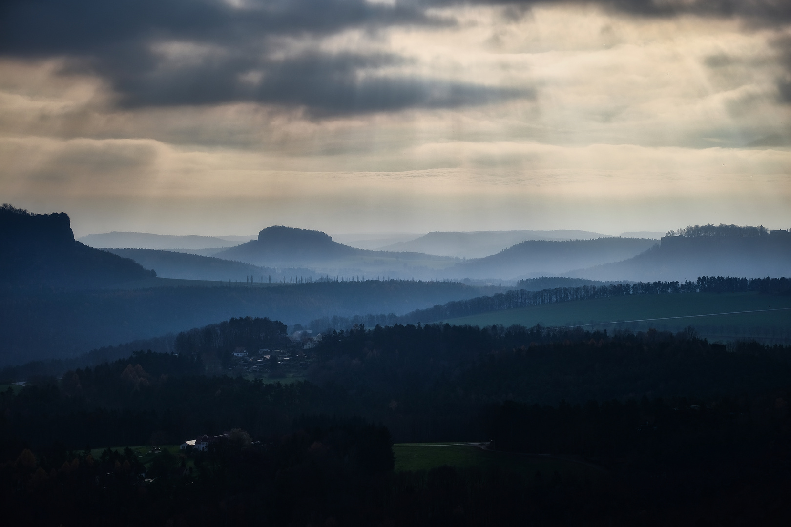 Blick von der Bastei in den Nebel