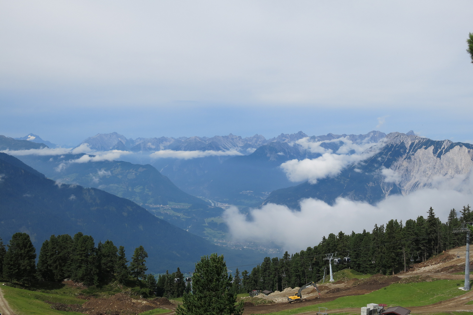 Blick von der Bergstation der Acherkogelbahn Oetz