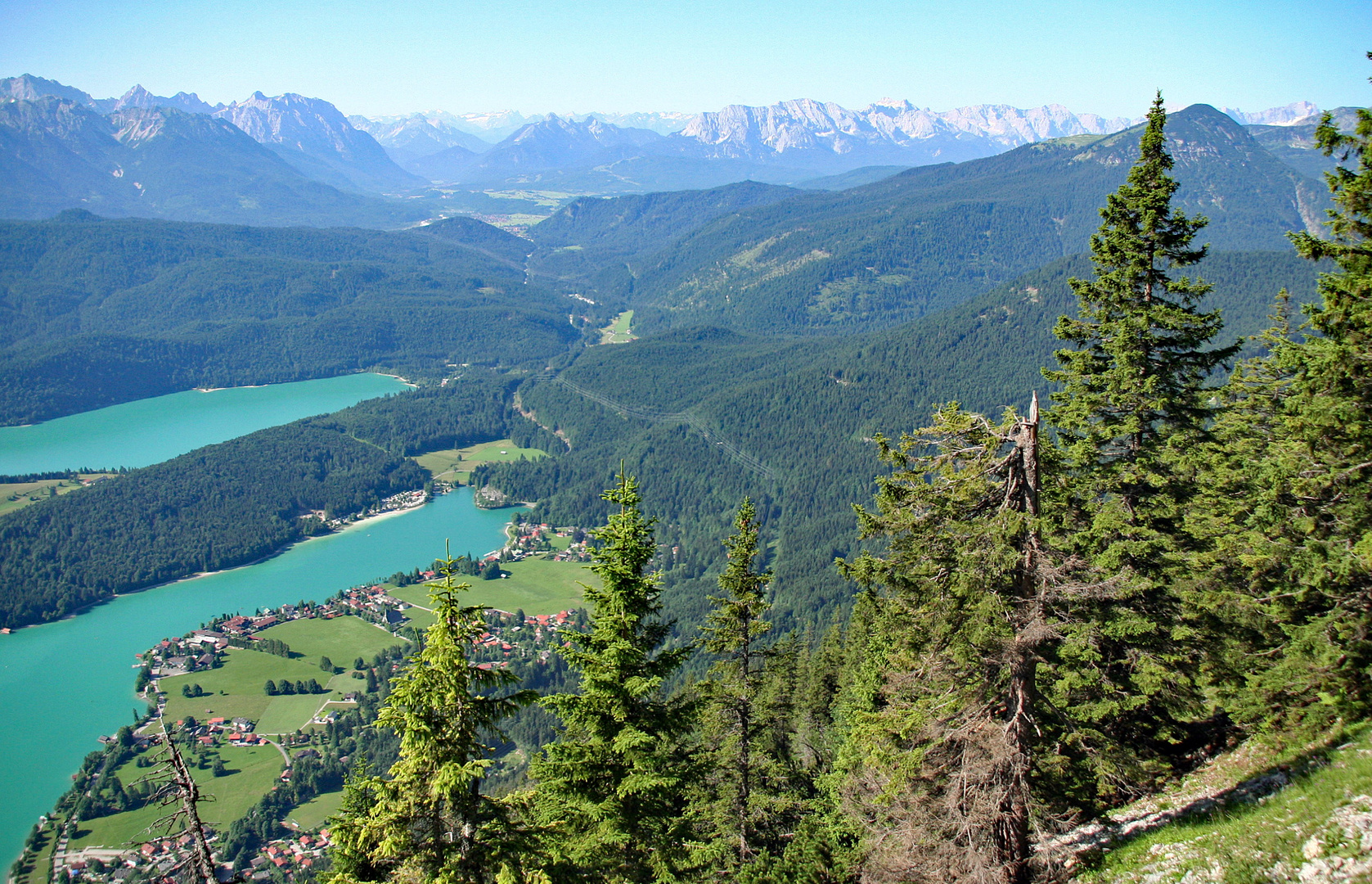 Blick von der Bergstation der Herzogstandbahn