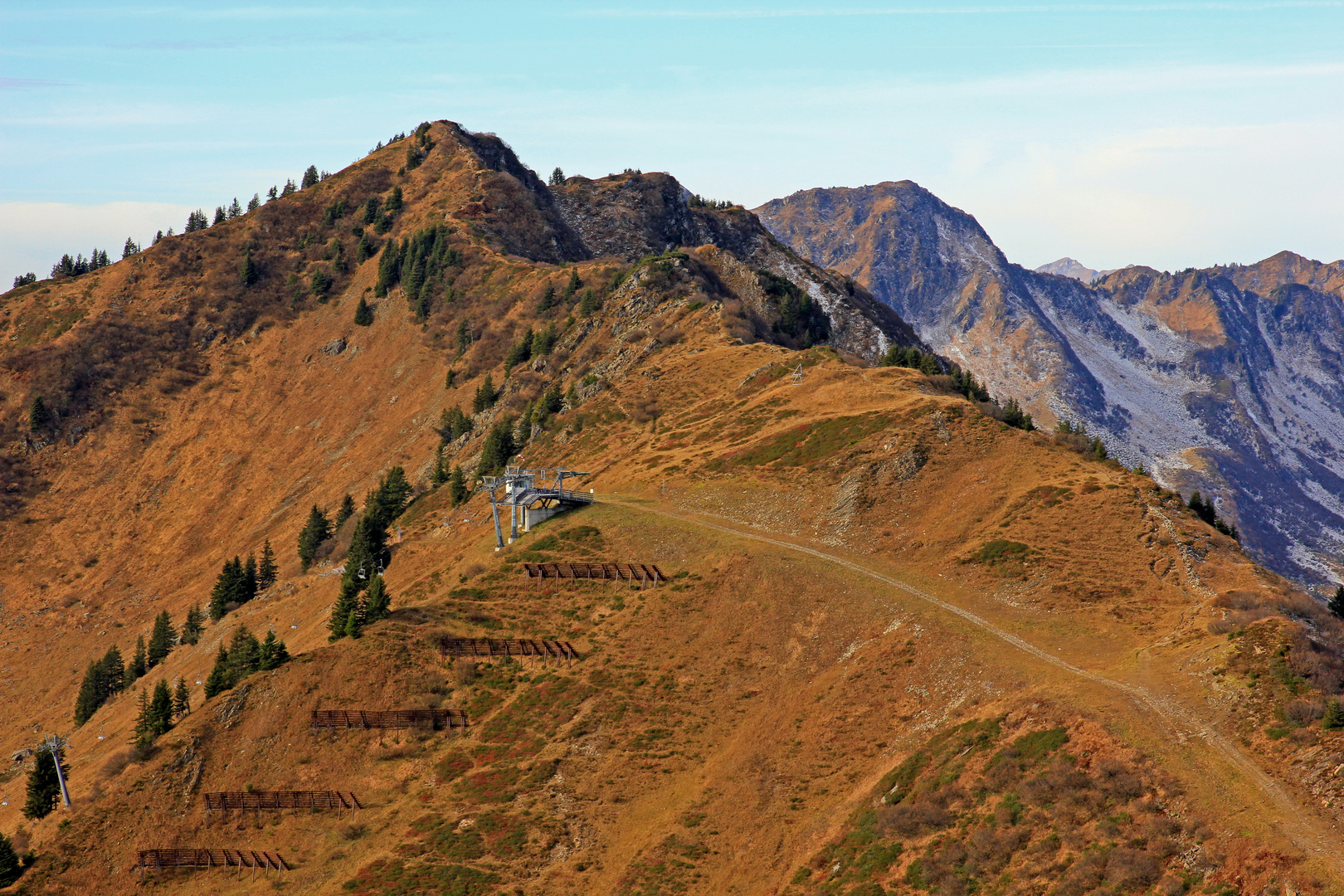 Blick von der Bergstation Walmendingerhornbahn (1.960 m) in Österreich 2