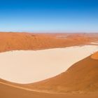 Blick von der Big Daddy Dune auf Deadvlei