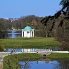 Blick von der Blumeninsel Siebenbergen auf die Karlsaue in Kassel